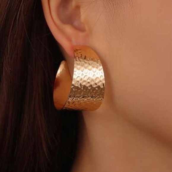 Earrings - Picture 1 of 1
